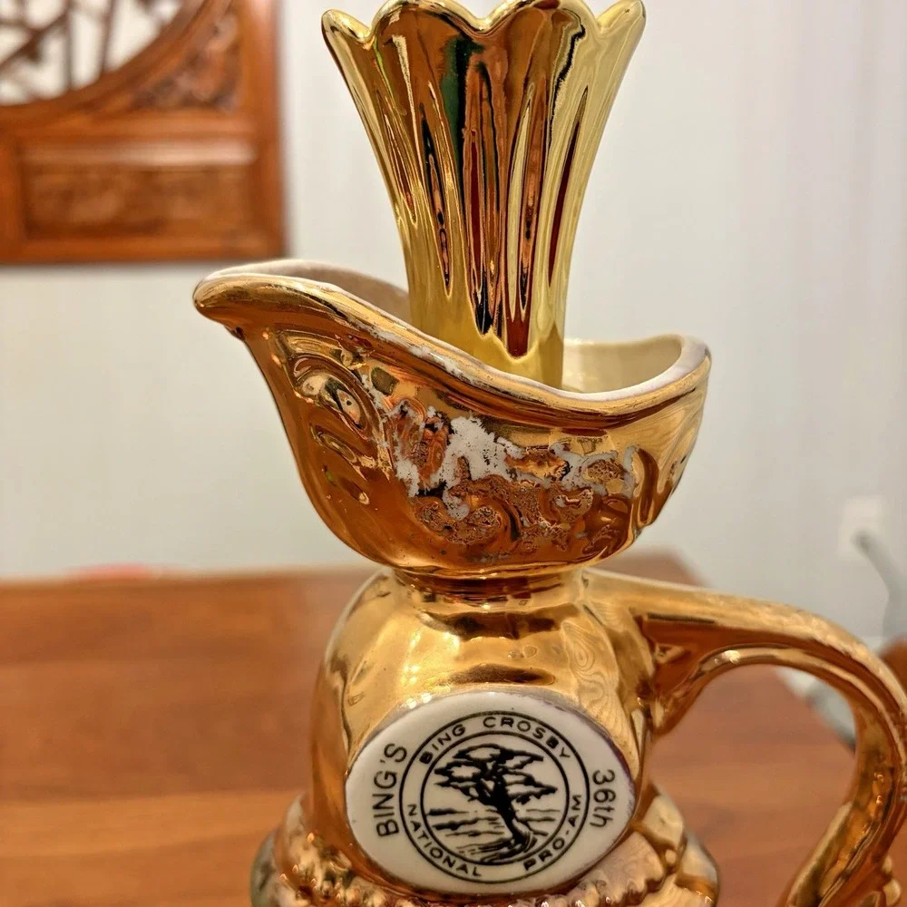 Jim Beam Decanter Floral Heavy Gold Accents 1976 Beam Empty w/ Topper